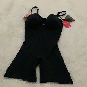 Spanx women’s black strapless mid thigh bodysuit adjustable straps size …